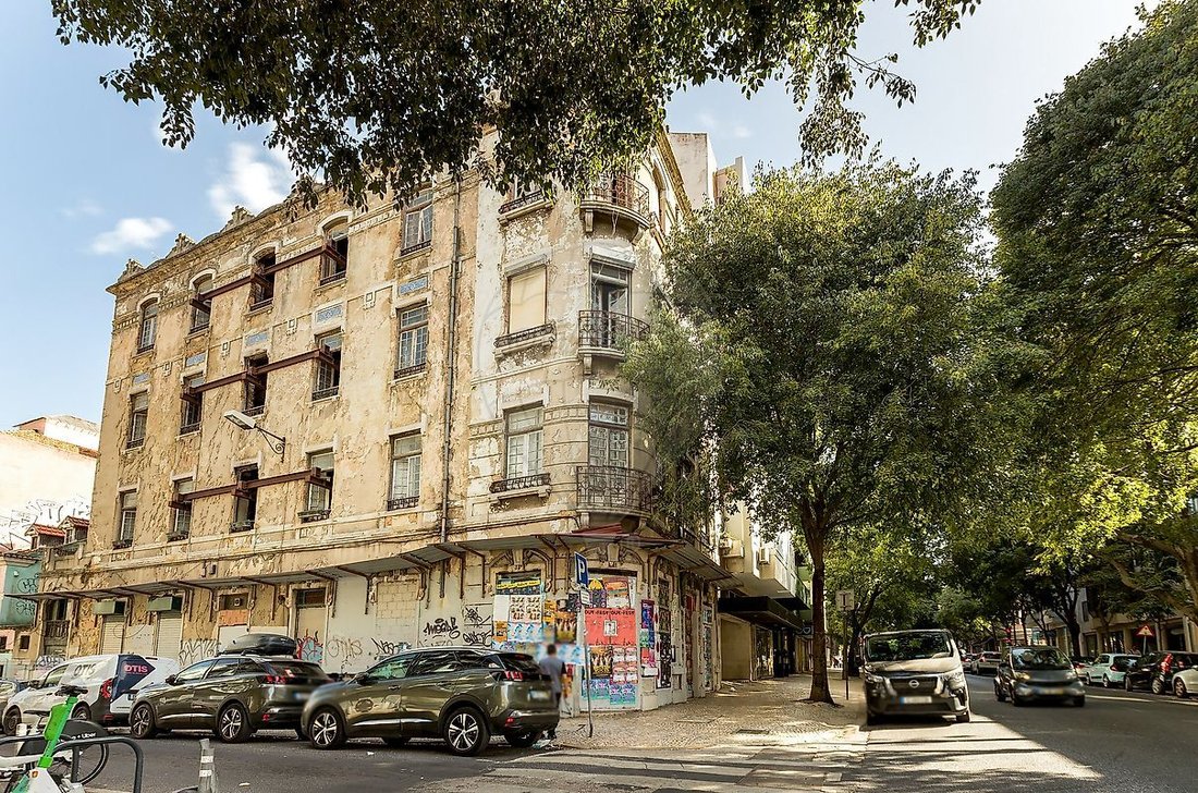 Arroios, Lisbon, Portugal 5 - 19020960