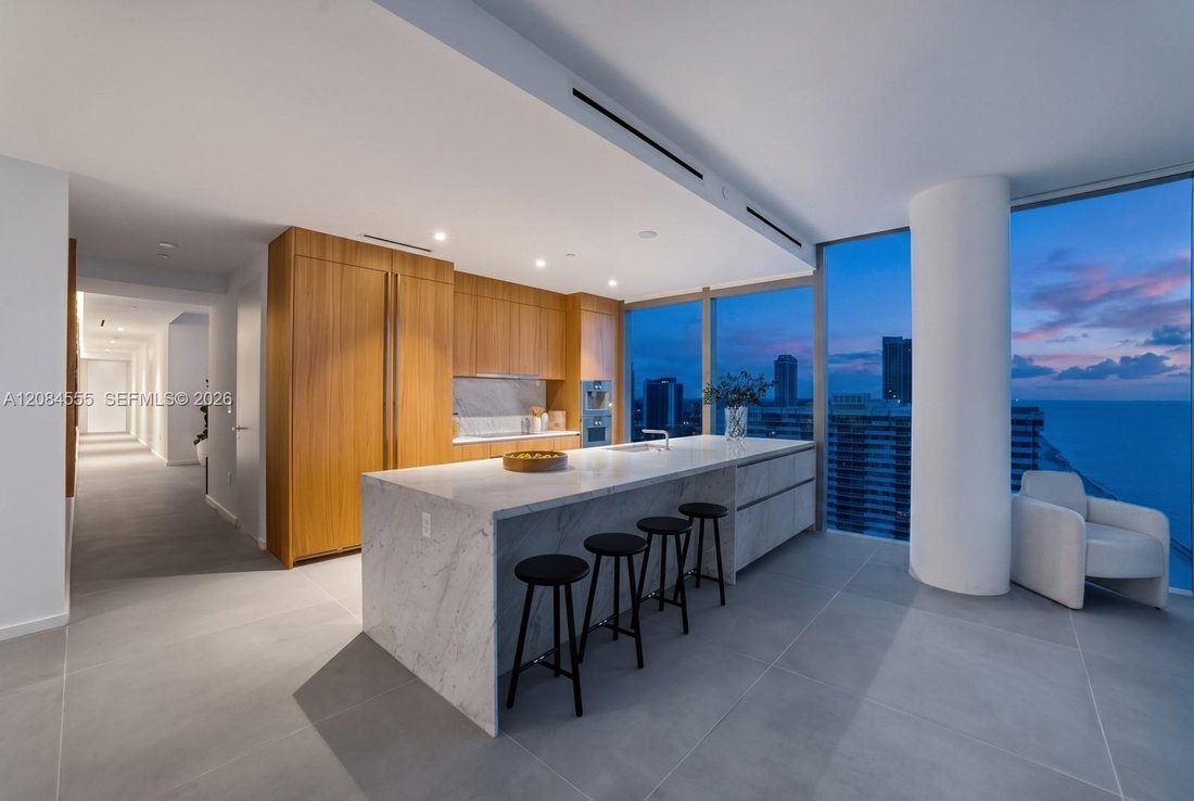 Condo in Hallandale Beach, Florida, United States 5 - 19024998
