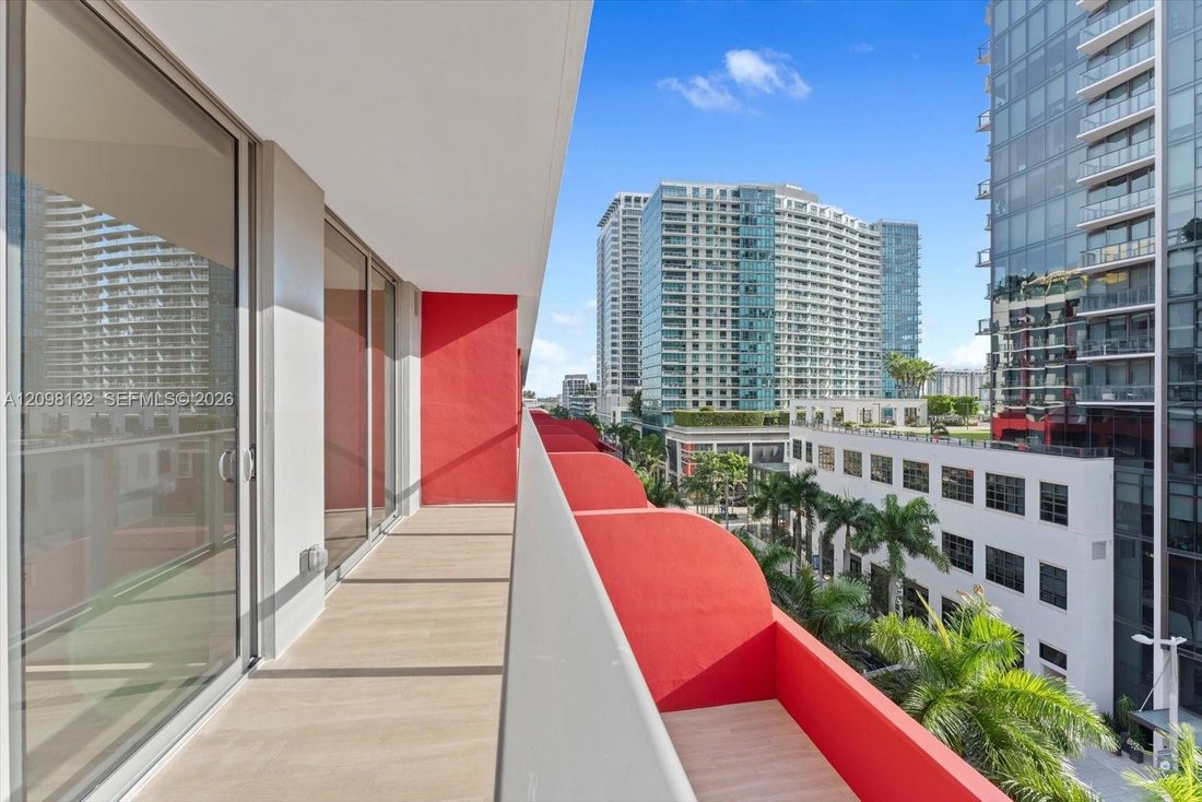 Condo in Miami, Florida, United States 3 - 19025072