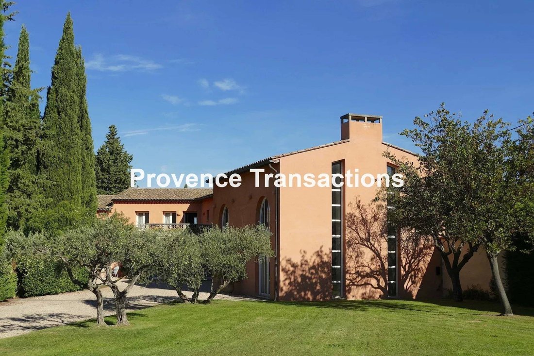 Estate in Beaumes-de-Venise, Provence-Alpes-Côte d'Azur, France 3 - 19027933