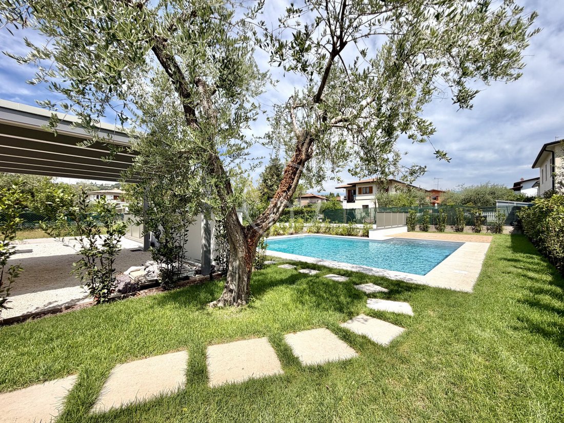 House in Hill Zone, Padenghe sul Garda, Lombardy 4 - 19025595