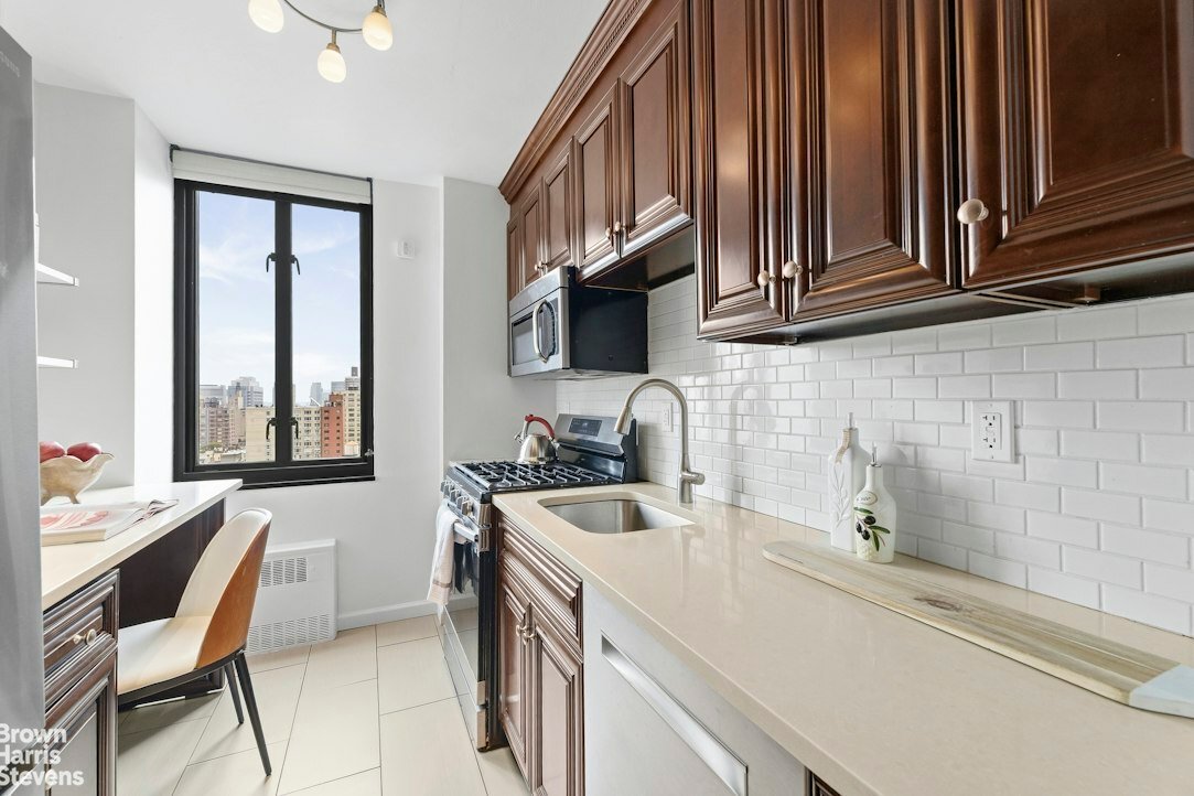 Co Op in New York, New York, United States 5 - 19023263
