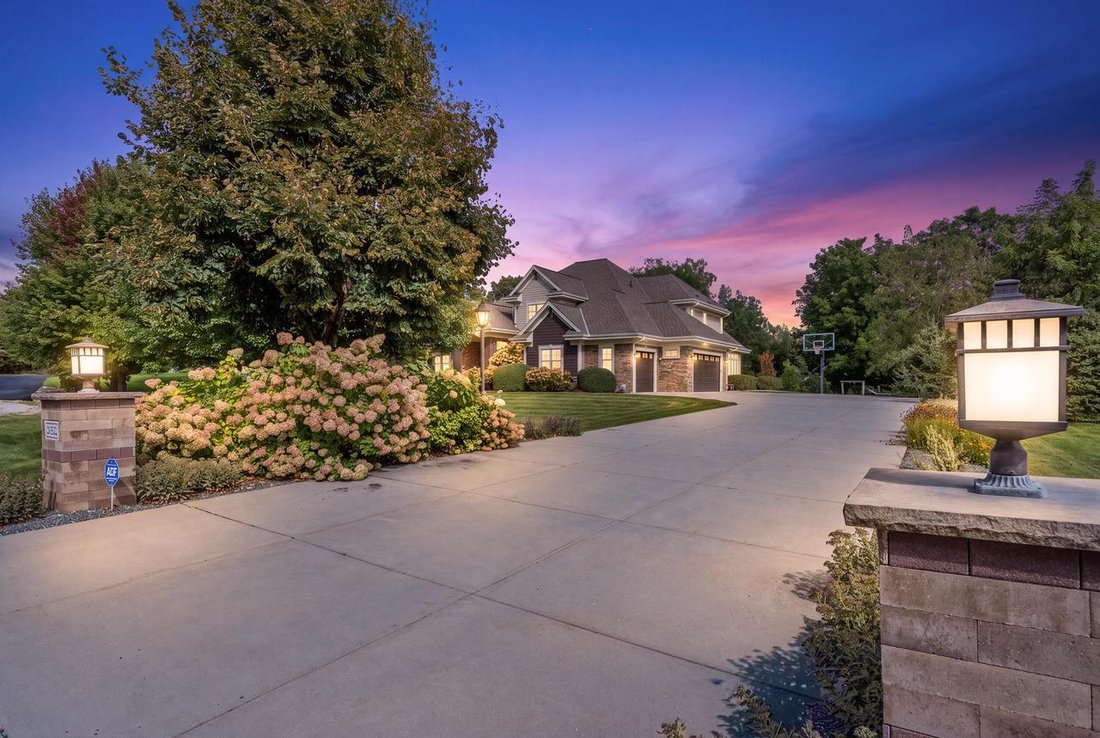 House in Thiensville, Wisconsin, United States 1 - 19023077