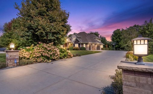 House in Thiensville, Wisconsin, United States 1