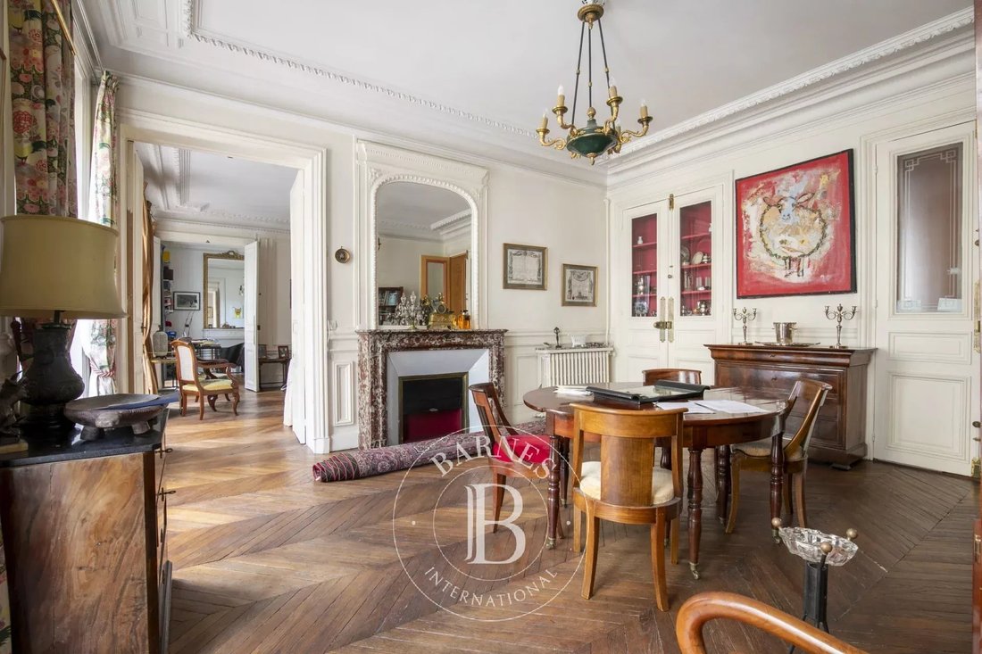 Apartment in Cambronne-Garibaldi, Paris 15e Arrondissement, Paris 2 - 19029385