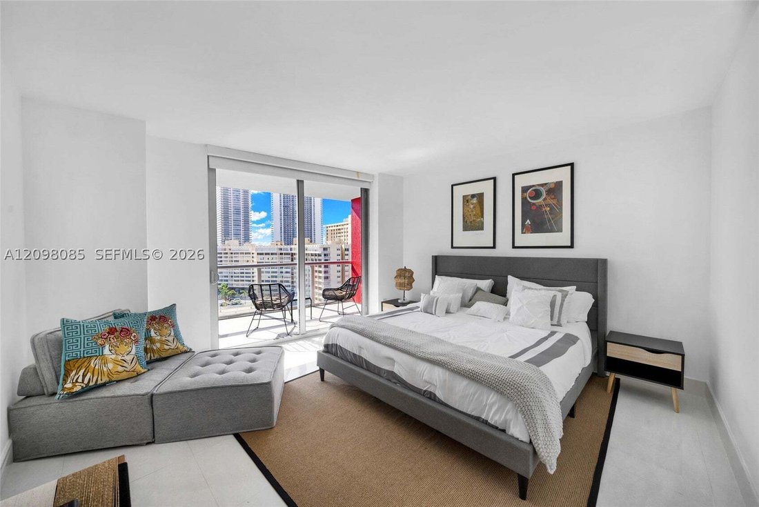 Condo in Hallandale Beach, Florida, United States 5 - 19023362
