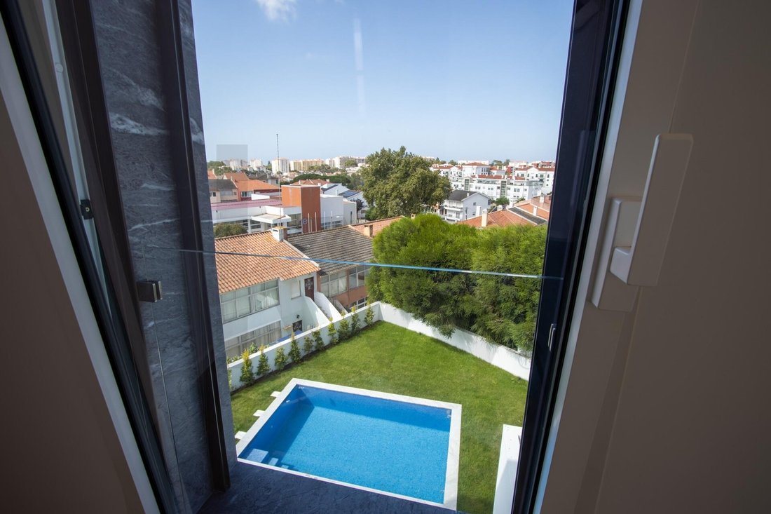 Townhouse in Alcabideche, Lisbon, Portugal 2 - 19027894