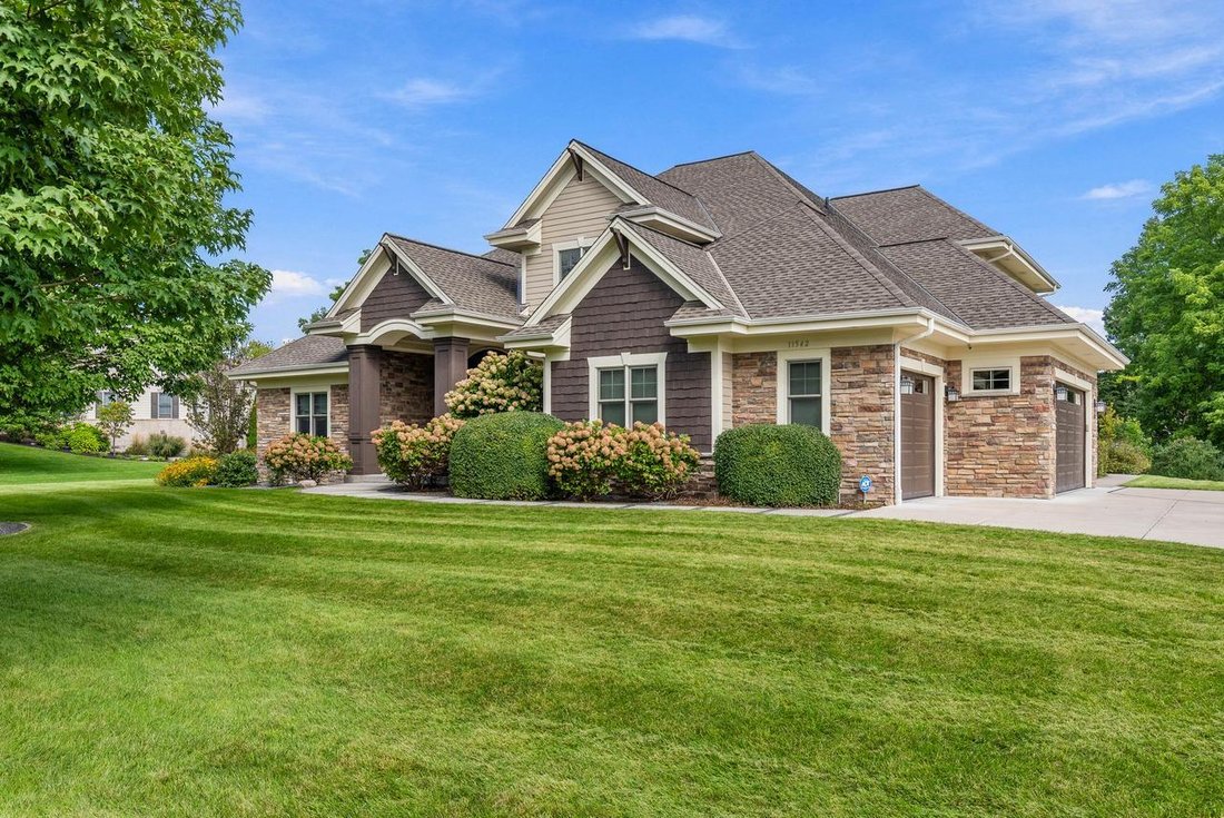 House in Thiensville, Wisconsin, United States 2 - 19023077
