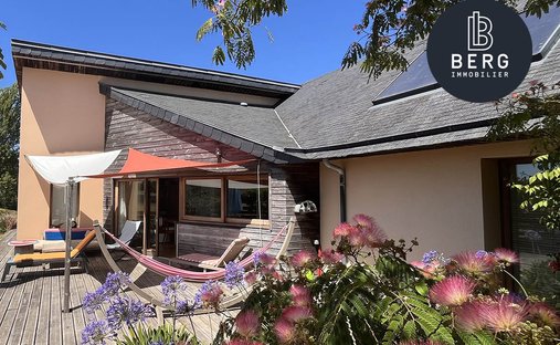 House in Erdeven, Brittany, France 1