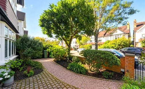 House in Castelnau, Richmond Upon Thames, England 1