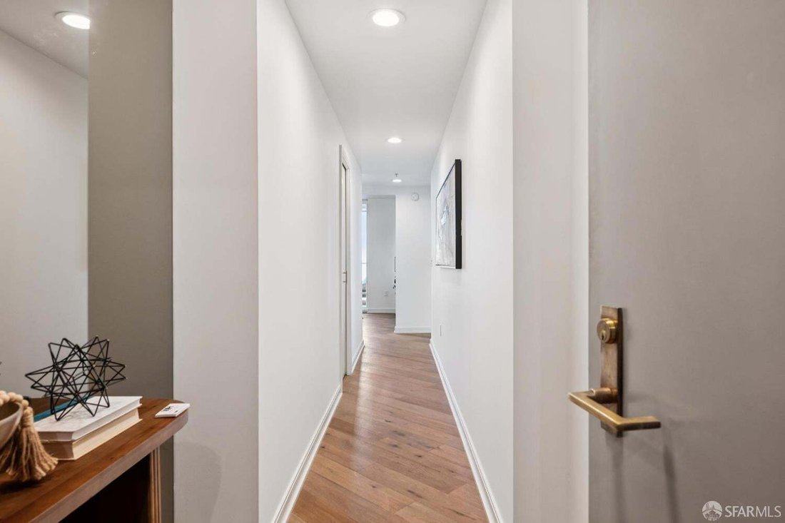 Condo in San Francisco, California, United States 3 - 19026952