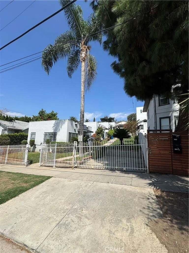 Los Angeles, California, United States 5 - 19029426