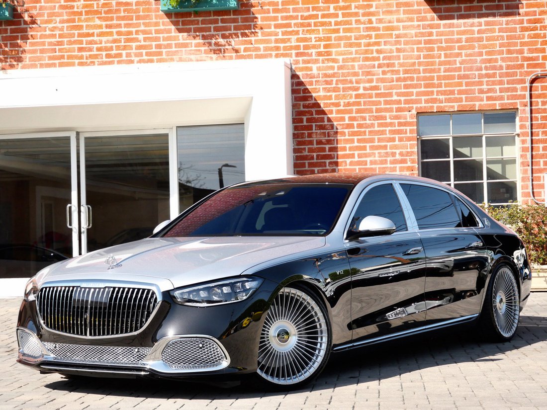 Sedan in Beverly Hills, CA, United States 3 - 19027869
