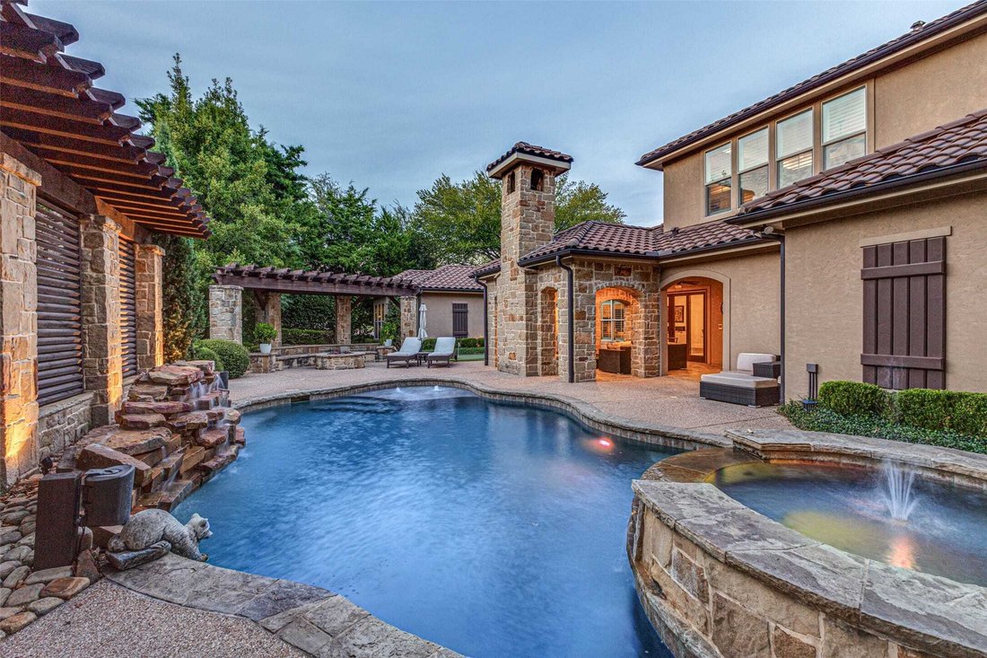 House in Grapevine, Texas, United States 2 - 19026539