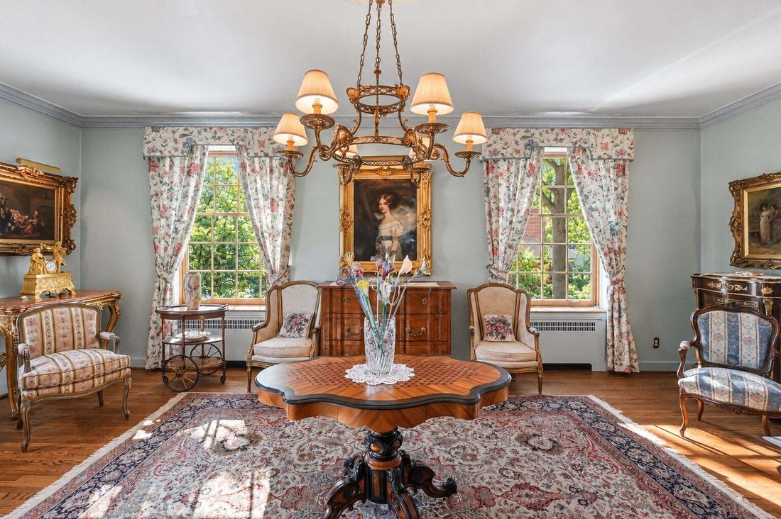 House in Westmount, Quebec, Canada 4 - 19025246