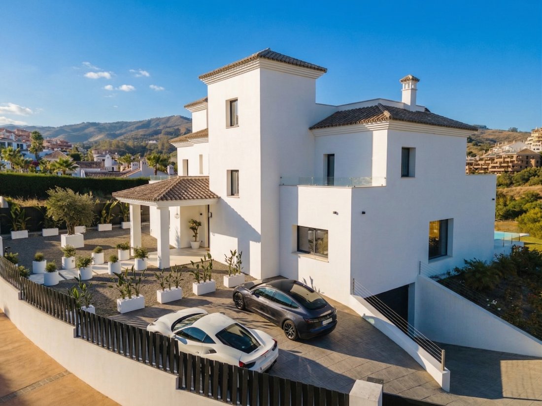 Villa in Elviria-Cabopino, Marbella, Spain 2 - 19023300