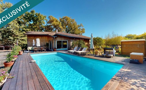 House in Saint-Selve, Nouvelle-Aquitaine, France 1