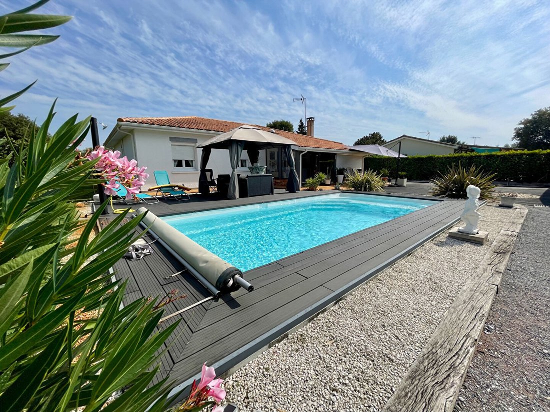 Villa in Le Las, Saint-Jean-d'Illac, France 1 - 19026082