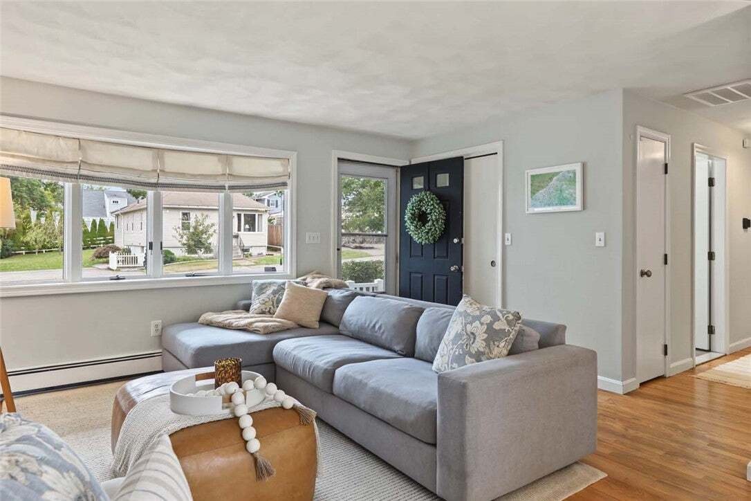 House in Barrington, Rhode Island, United States 4 - 19020436