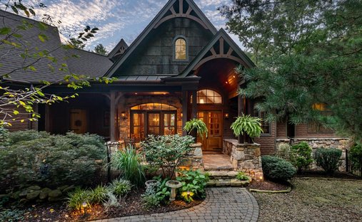 House in Fairview, North Carolina, United States 1