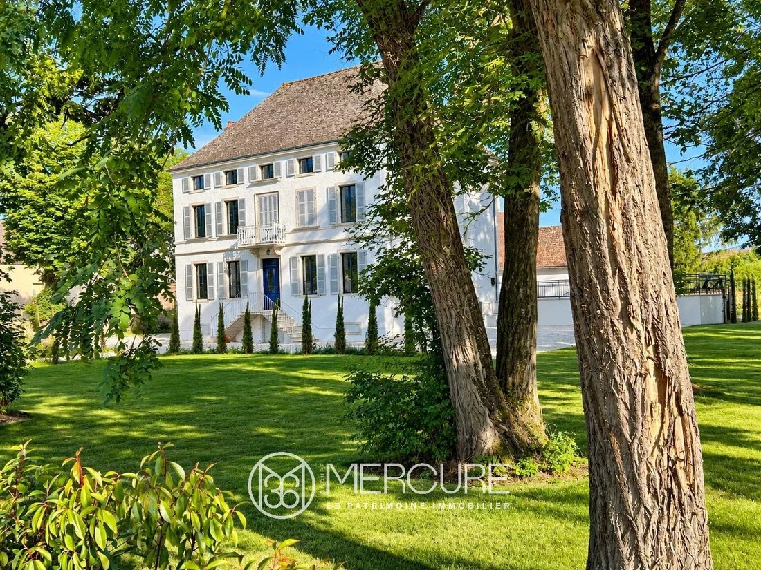 Estate in Chalon-sur-Saone, Bourgogne – Franche-Comté, France 3 - 16408452