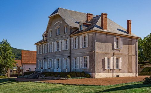 Maison à Mesvres, Bourgogne-Franche-Comté, France 1