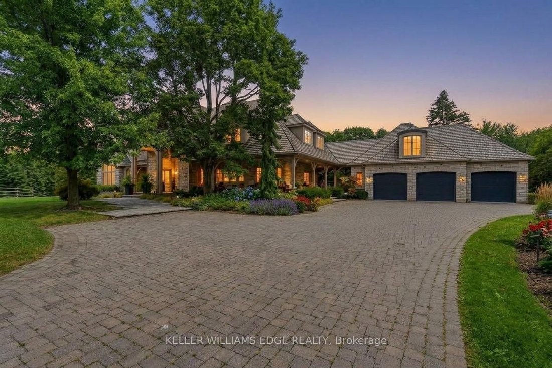 House in Burlington, Ontario, Canada 3 - 19021169