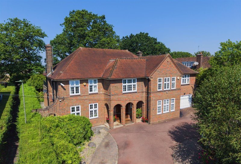 House in Hampstead Garden Suburb, Barnet, England 1 - 19027110