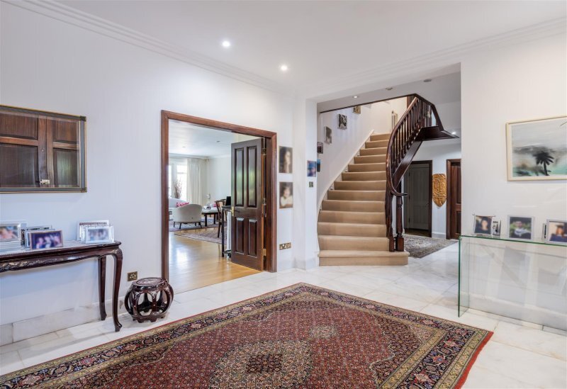 House in Hampstead Garden Suburb, Barnet, England 3 - 19027110
