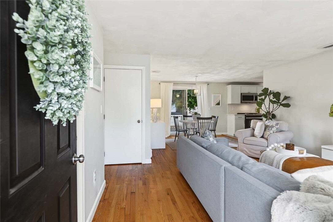 House in Barrington, Rhode Island, United States 2 - 19020436