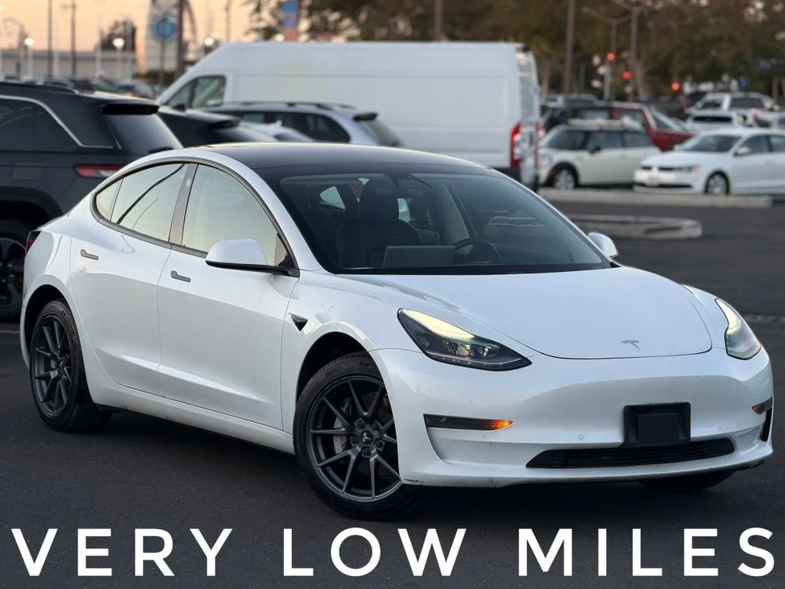 Sedan in Sacramento, CA, United States 3 - 19033765