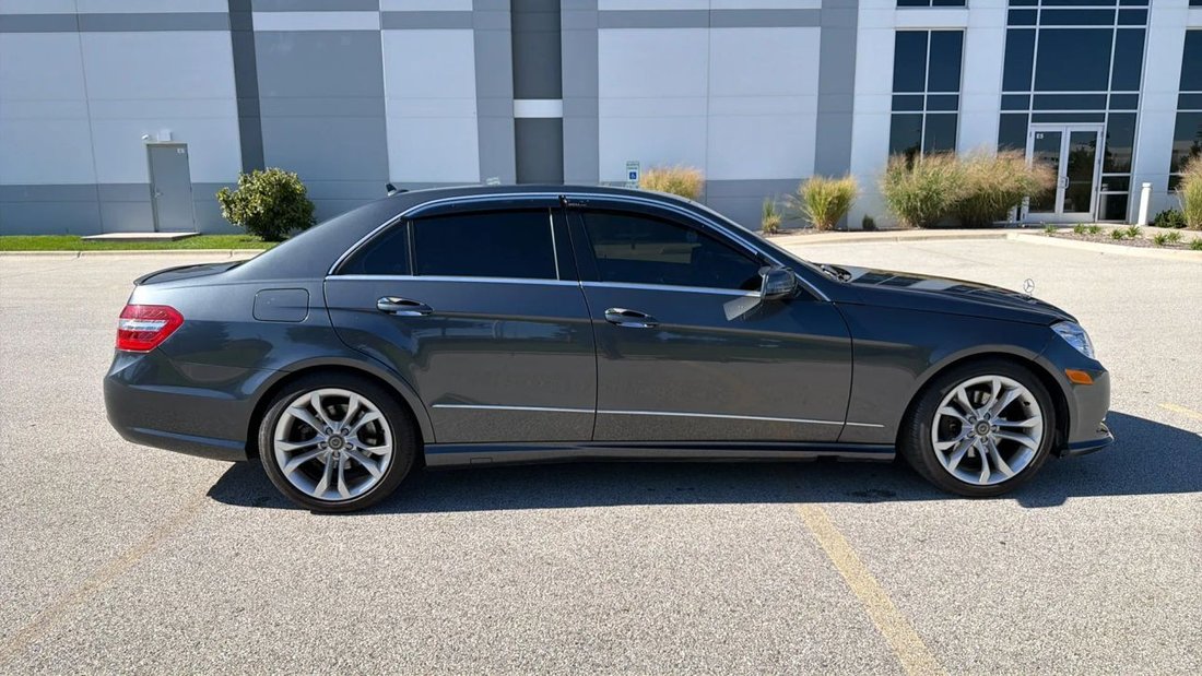 Sedan in Roselle, IL, United States 4 - 19031331