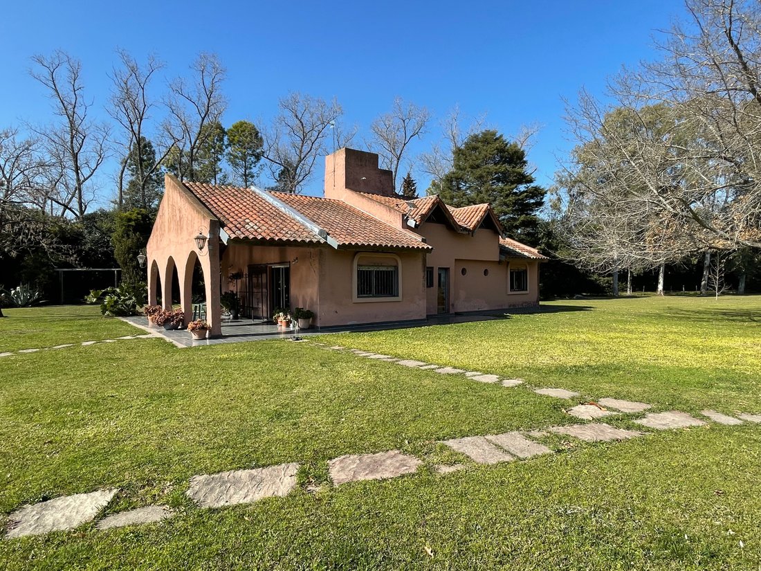 Land in Loma Verde, Buenos Aires Province, Argentina 5 - 19022340