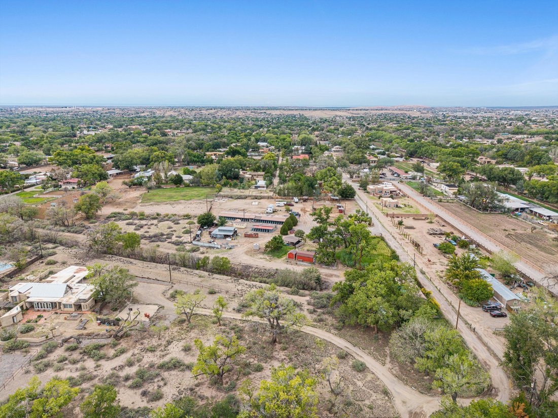 Corrales, New Mexico, United States 4 - 19035250