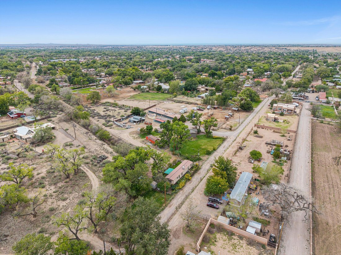 Corrales, New Mexico, United States 3 - 19035250