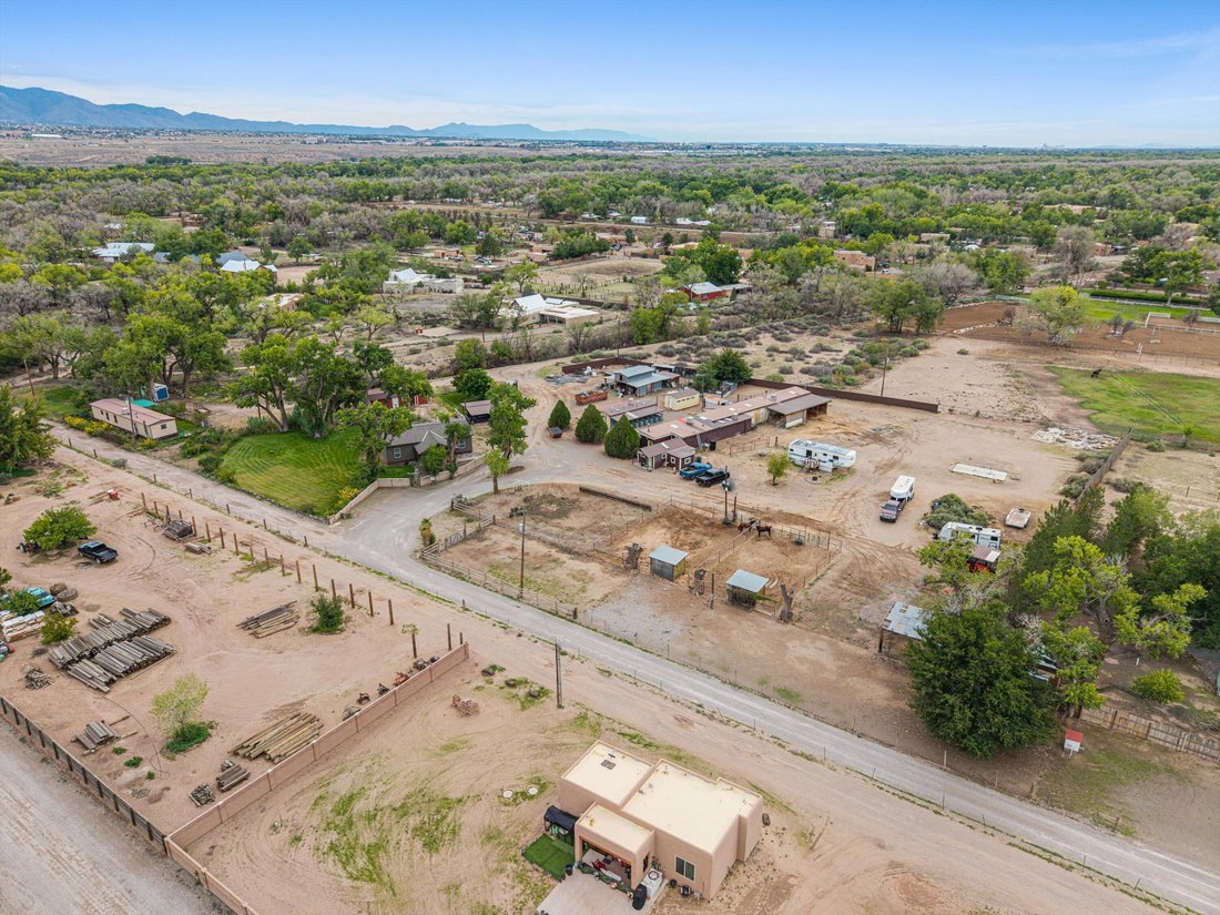 Corrales, New Mexico, United States 1 - 19035250
