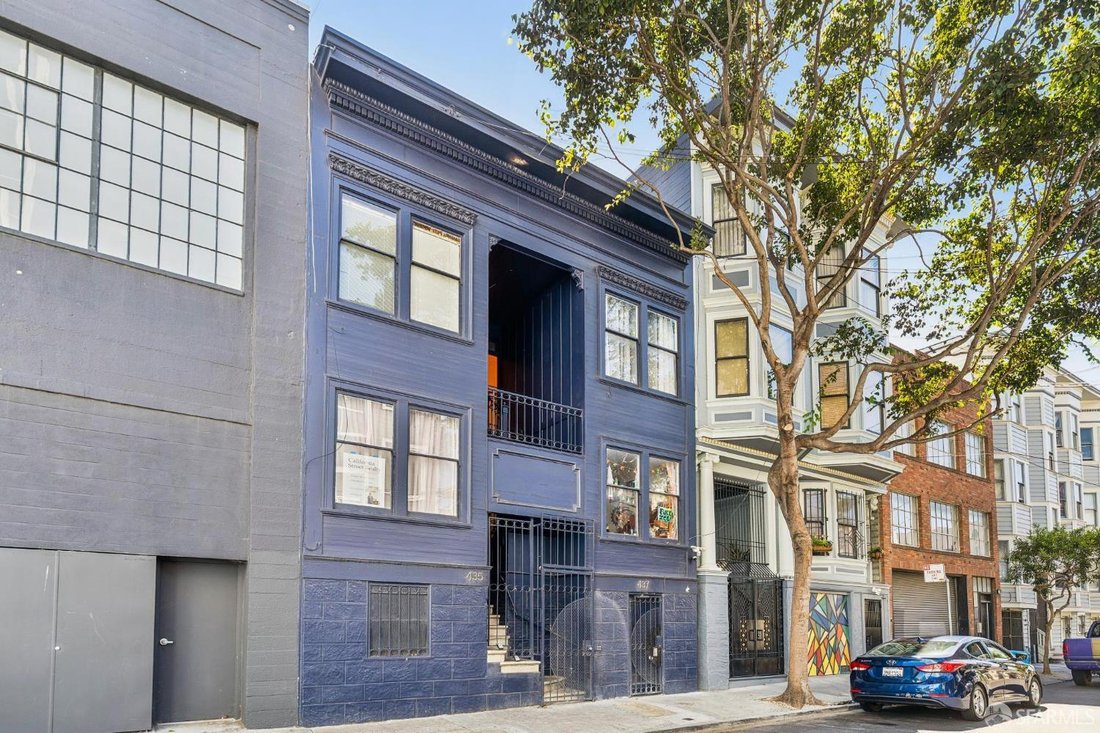 San Francisco, California, United States 2 - 19035293