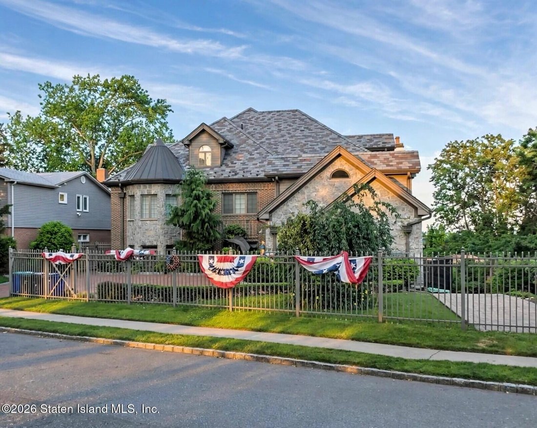 House in New York, New York, United States 4 - 19035261