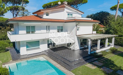 Villa a Motrone, Pietrasanta, Italia 1