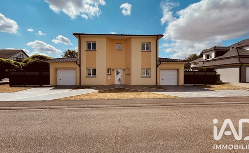 House in La Seille-Rive Gauche, Marly, France 1