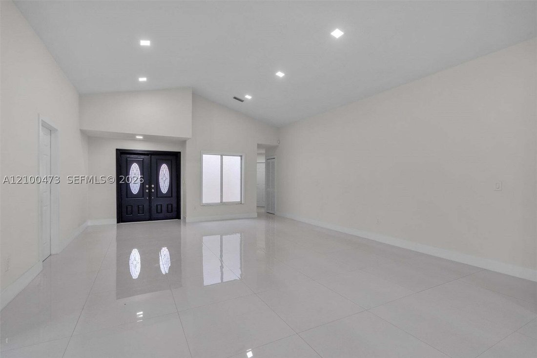 House in Miami, Florida, United States 5 - 19035682