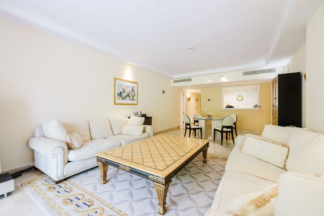 Wohnung in Estepona, Andalusien, Spanien 2 - 19035685