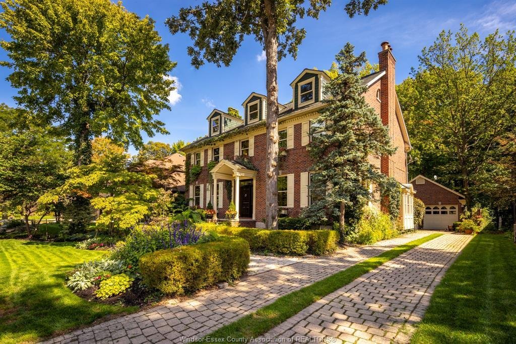 House in LaSalle, Ontario, Canada 4 - 19036198