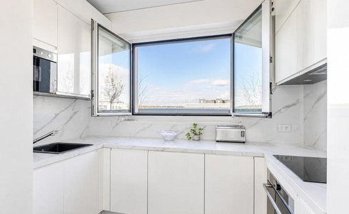 Apartment in Parchamp–Albert Kahn, Boulogne-Billancourt, France 1