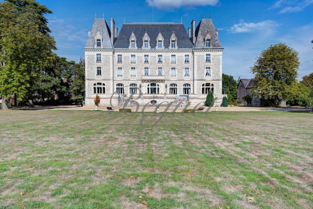 Casa a Azay-le-Rideau, Centro-Val della Loira, Francia 1 - 19013589