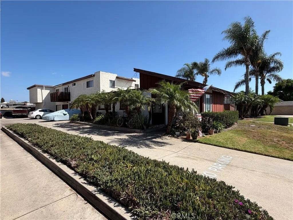 Huntington Beach, California, United States 1 - 19036014
