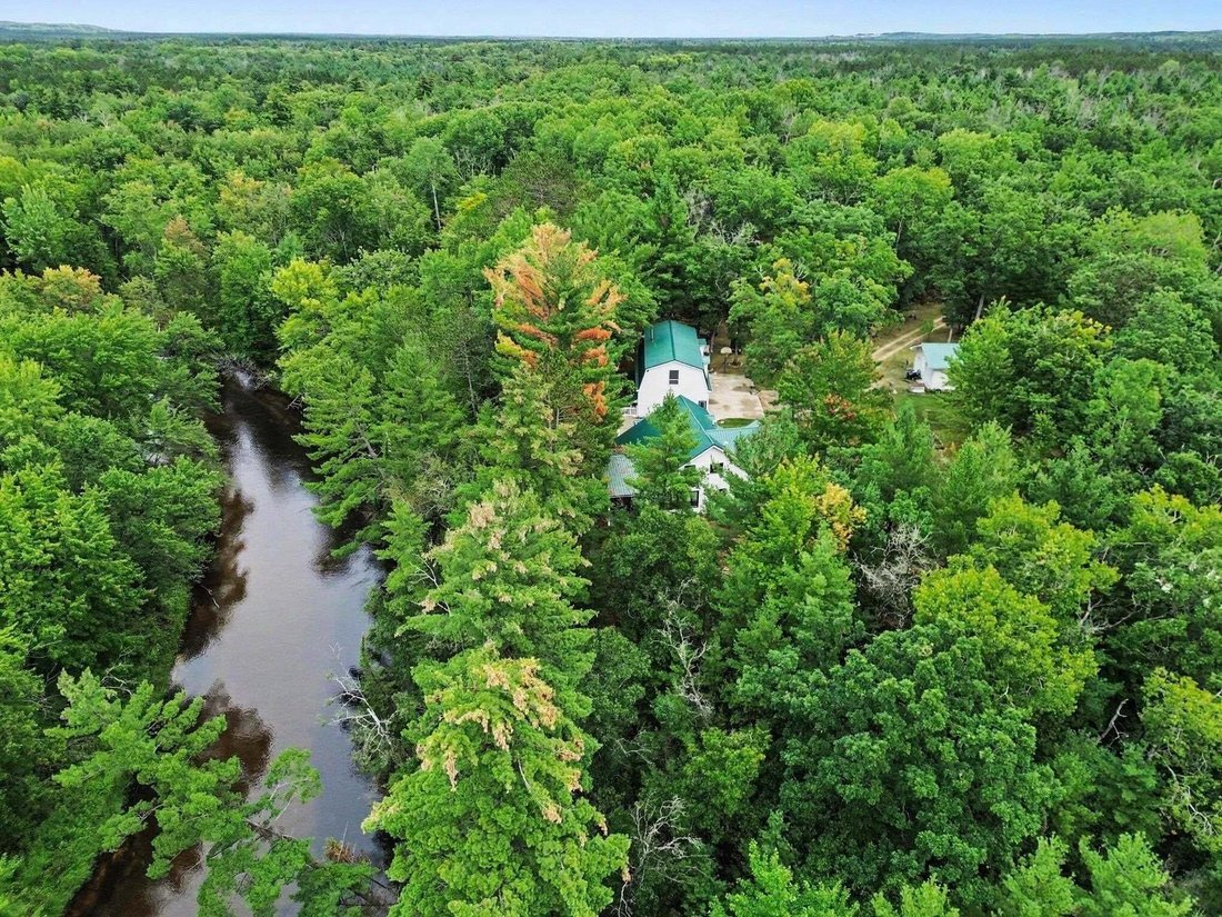 House in Harrison, Michigan, United States 4 - 19036104
