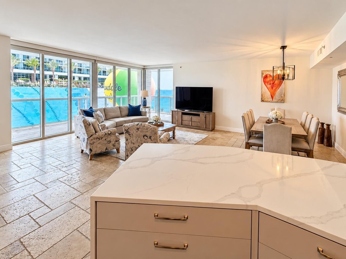 Appartement à Hallandale Beach, Floride, États-Unis 2 - 19035569