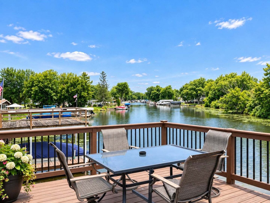 House in McHenry, Illinois, United States 3 - 19036085