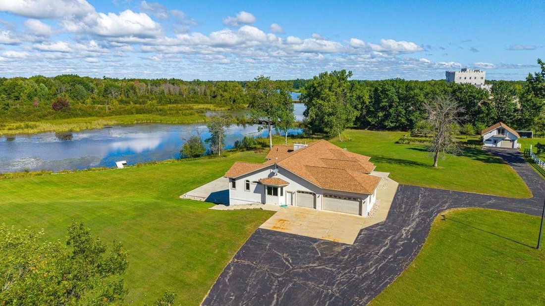 House in Marinette, Wisconsin, United States 3 - 19035393